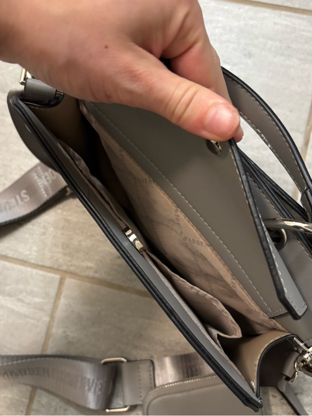 Steve Madden Evelyn Bag - Picture 10 of 14